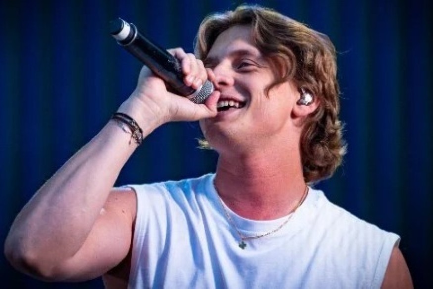 Ulysse, ex-candidat de la Star Academy, sort un nouveau single !