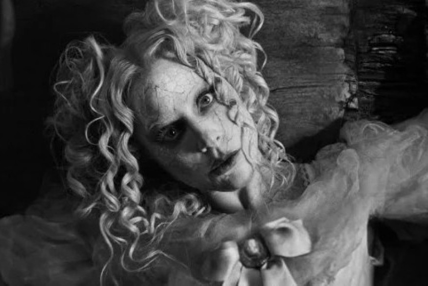 [CLIP] Lady Gaga - The Dead Dance